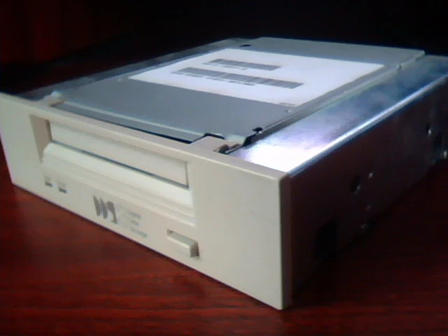 SCSI DAT Tape Drive HP C1537-00625 3751 3702377-02 5.25 SUN 370-2377 DDS-3 12/24