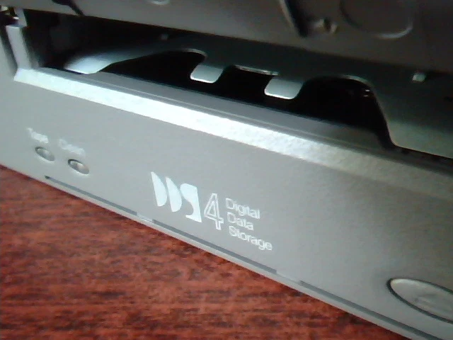 SCSI DAT Tape Drive SUN 390-0028-02 HP C5683-20632 DDS4 40GB SCSI LVD A032 - image 2