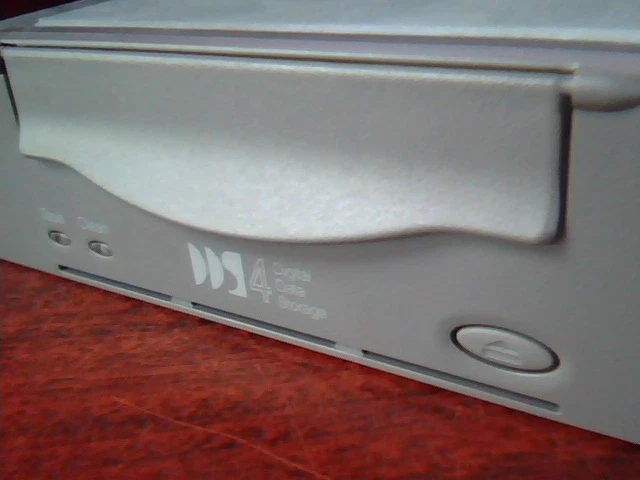 SCSI DAT Tape Drive SUN 390-0028-02 HP C5683-00626 DDS4 40GB SCSI LVD A017 - image 2