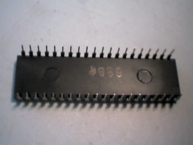 Rare computer chip Motorola 539P00011BU 1979 vintage old 40-pin - image 2