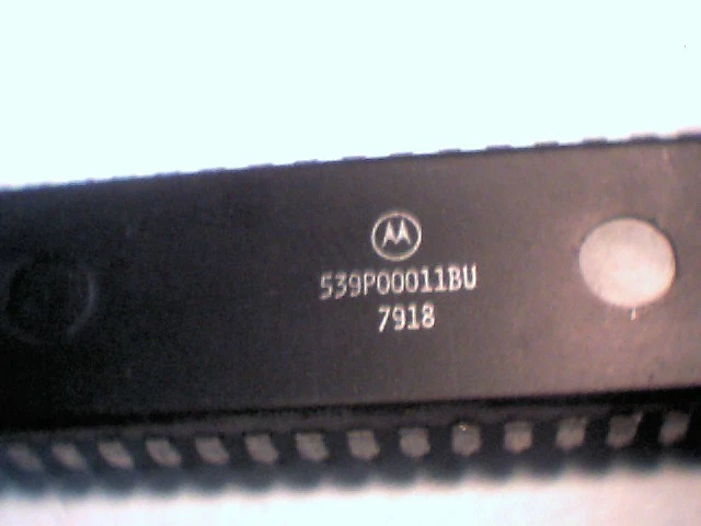 Rare computer chip Motorola 539P00011BU 1979 vintage old 40-pin - image 3