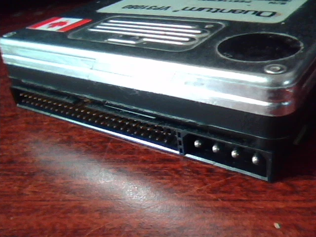 Hard Drive SCSI Quantum VP31080 QM31080SN-S RevB 50-Pin SCSI 1GB 3.5" - image 6