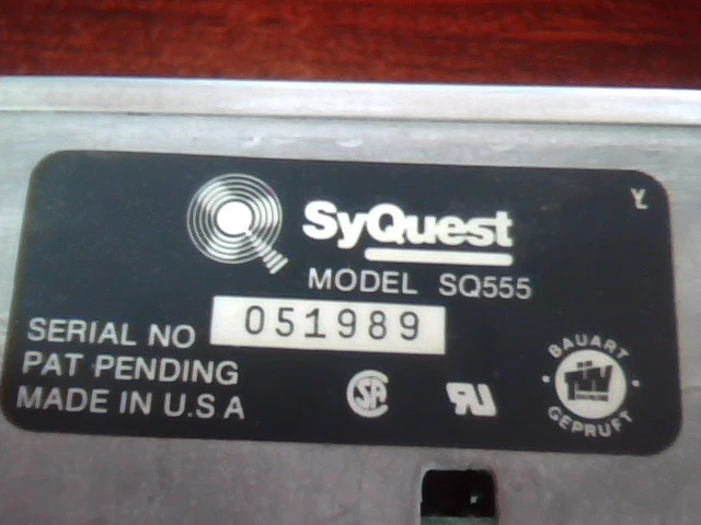 Media Backup Drive --- SyQuest SQ555 555 44MB 50-pin SCSI Cartridge - image 2
