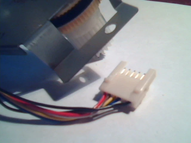 Calcomp TechJet 5500 - Stepper Motor 55SPM25D9A + gears - image 4