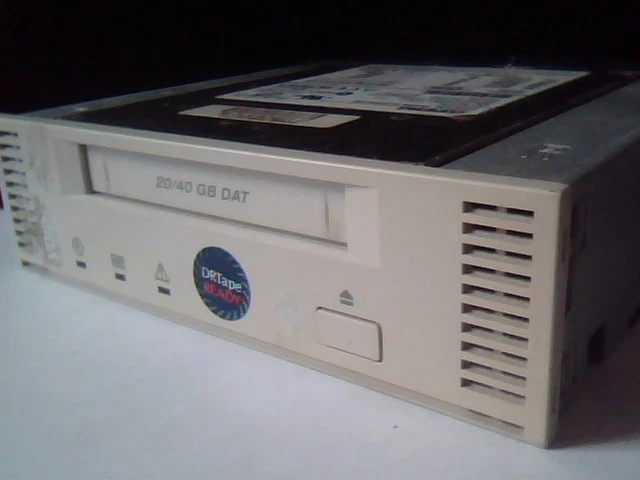 SCSI DAT Tape Drive 40GB Compaq EOD006 158856-001 153618-001 white 68-pin