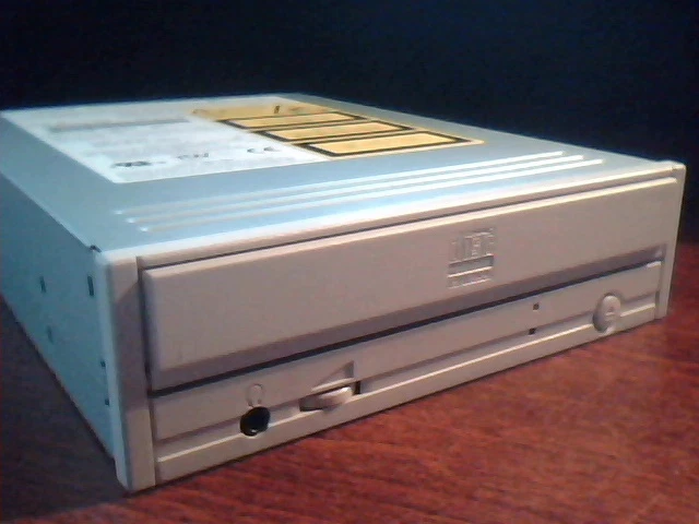 CD Drive Rewritable RW7080A February 2000 Ricoh BBP7080A ATAPI