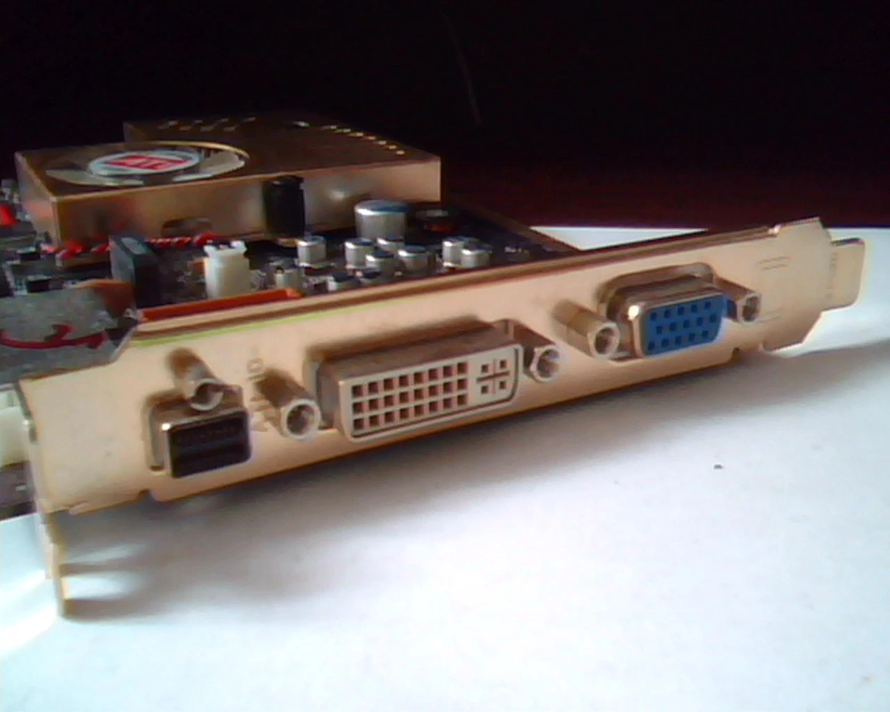 PCI-E express card ATI 109-A46404-00 AIW X600 Pro 256MB ATI 10 DVI VGA - image 5