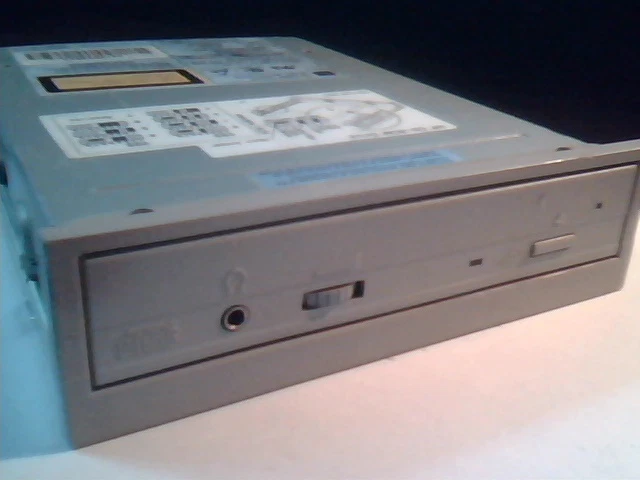 SCSI CD Drive Hewlett-Packard 9164-0401 Toshiba XM-4101B 203 EA40418