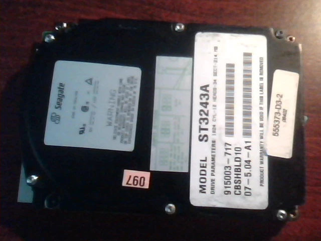 Hard Drive IDE Disk Seagate ST3243A 915003-717 07-5.04-A1