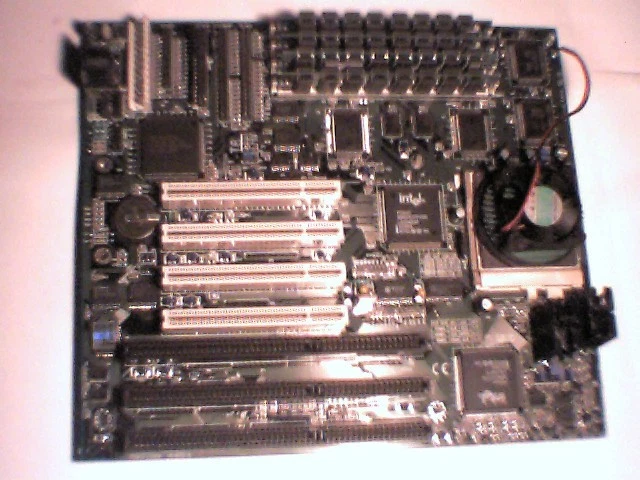 Pentium Motherboard Socket7 QDI P5I437/250A V2.0(S2.1) 430FX66 AS9552DLE4 MMX