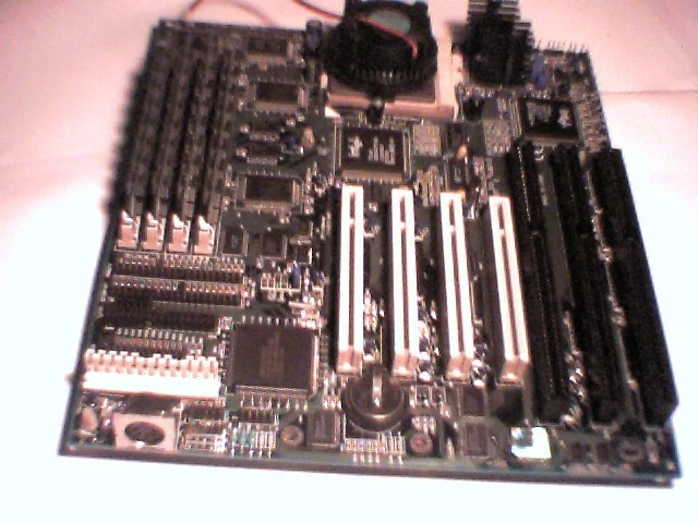 Pentium Motherboard Socket7 QDI P5I437/250A V2.0(S2.1) 430FX66 AS9552DLE4 MMX - image 2