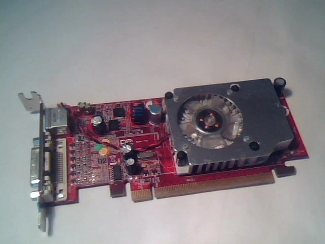 PCI-E Video Graphics Card Model V103 109-B16931-00C DVI S-Video Radeon HD 2400XT