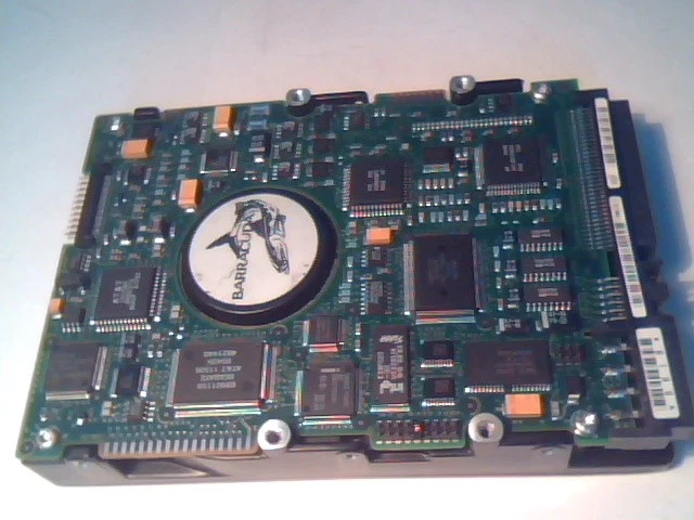 SCSI Hard Disk Drive Seagate 68-pin ST32550W 9B0003-121 RZ28C-W DEC Digital - image 2