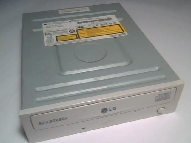 LG CD-ROM CD-R/RW Drive GCE-8526B 1.04 52x32x52x 40pin IDE ATA burner rewritable