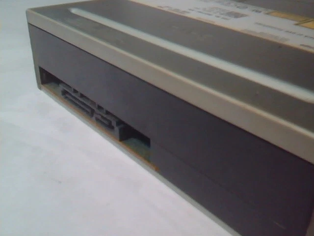 Hitachi-LG DVD Drive Rewriter GH30N SATA February 2009 A102 0622198-026 - image 4