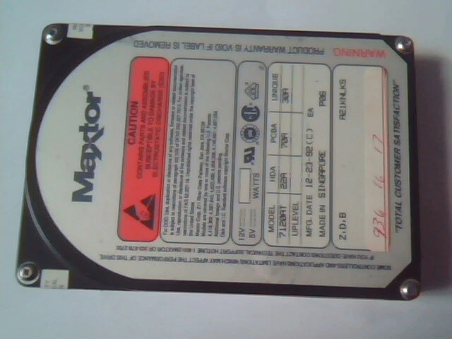 IDE Hard Disk Drive Maxtor 7120AT 22A 70A 30A 12-23-92 A21KNLKS