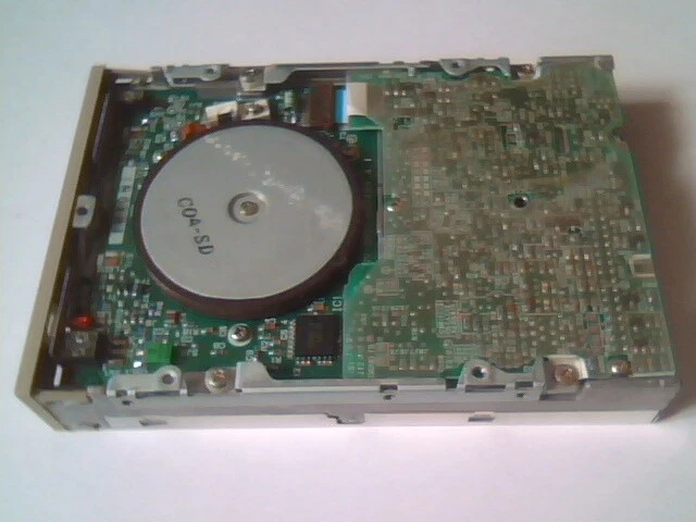 3.5in Internal Floppy Drive Toshiba ND-3561GR beige faceplate - image 4