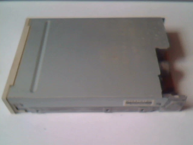 3.5in Internal Floppy Drive Fujitsu M2537D15D 702D-6537D beige faceplate
