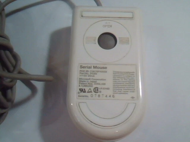 Vintage Microsoft Serial Mouse 24394 2-button design 9-pin C3K76F400S9 - Working - image 4