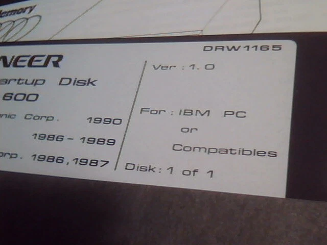 User's Guides + Floppy Disk - CD-ROM Changer DRM-600 Pioneer LaserMemory - image 2