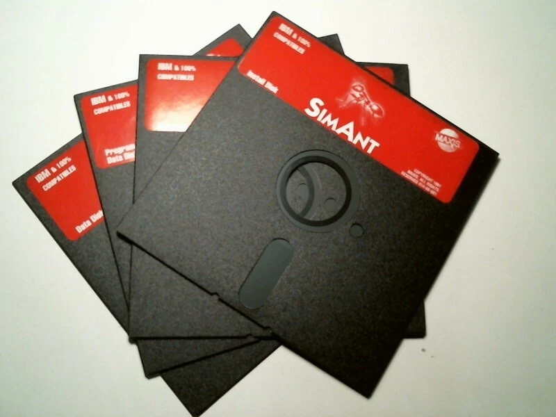 SimAnt Maxis 1991 - set of 5.25" floppy disks - IBM and 100% compatibles