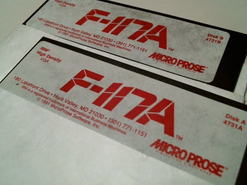 Rare F-117A Microprose 1991 Nighthawk Stealth Fighter game - 5.25" floppy disks - image 2