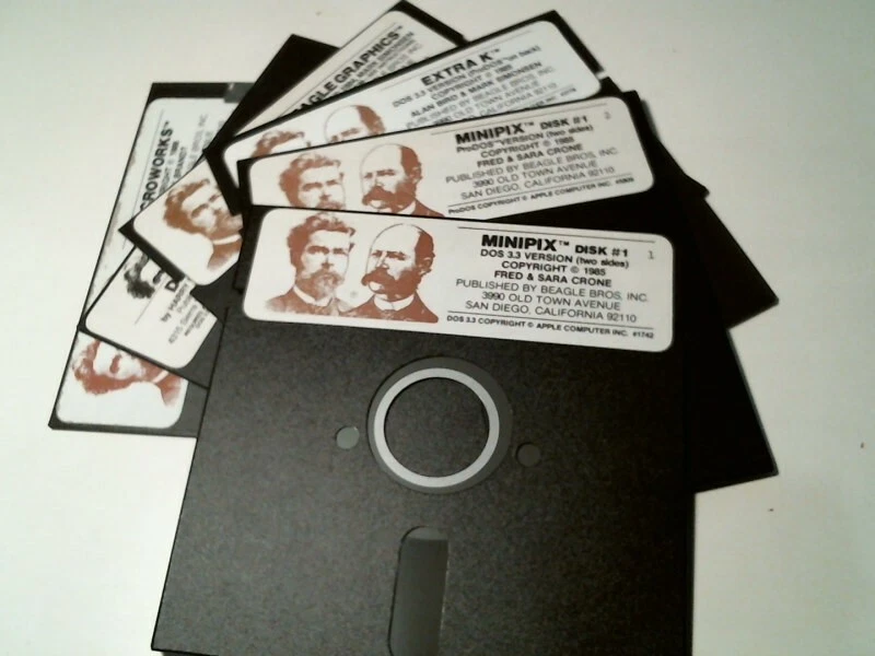 LOT of Beagle Bros Minipix Extra K Diskquik Macroworks DOS - 5.25" floppy disks