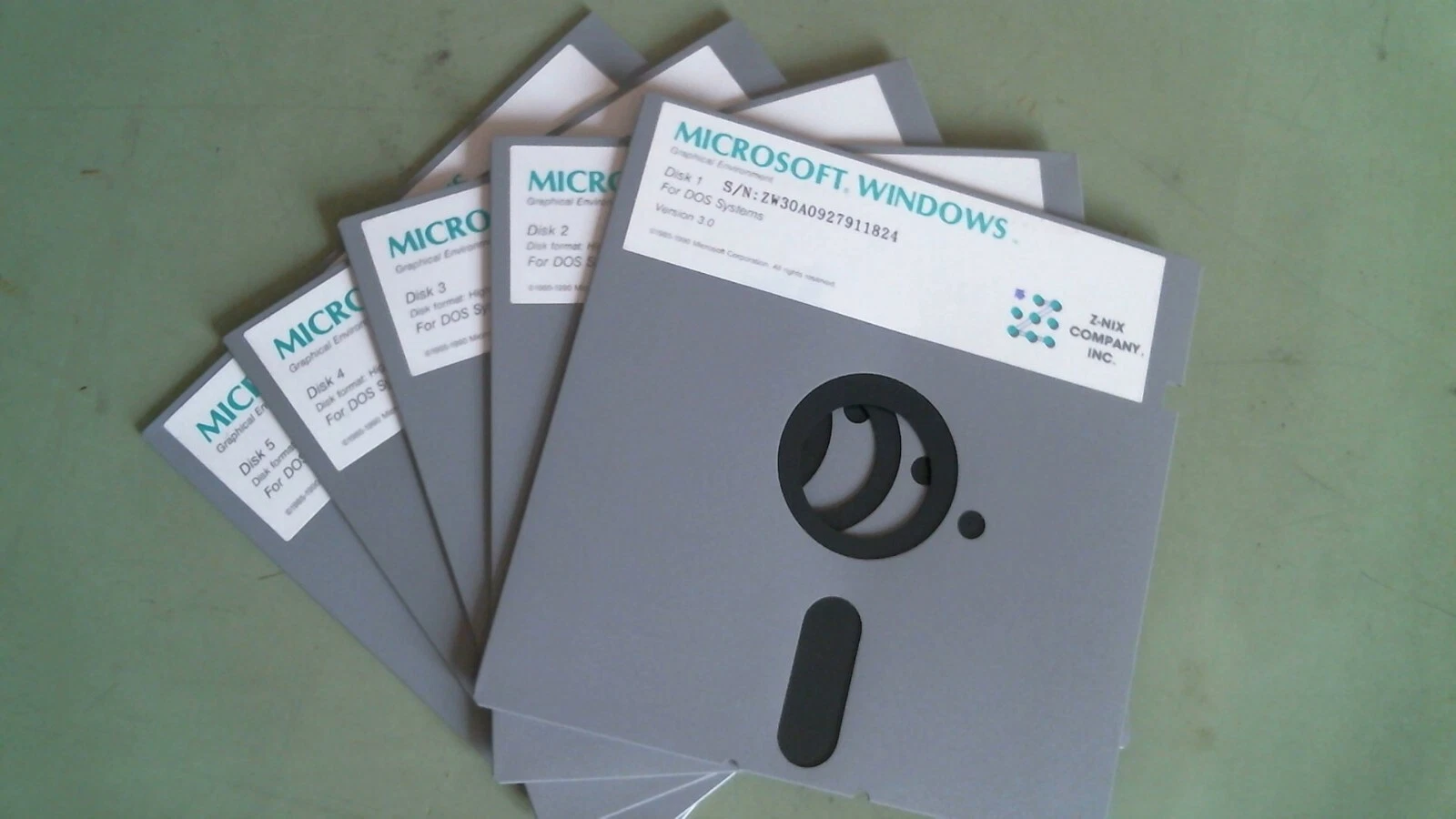 Microsoft Windows Graphical Environment Ver 3.0 Z-Nix DOS - 5.25 floppy disks