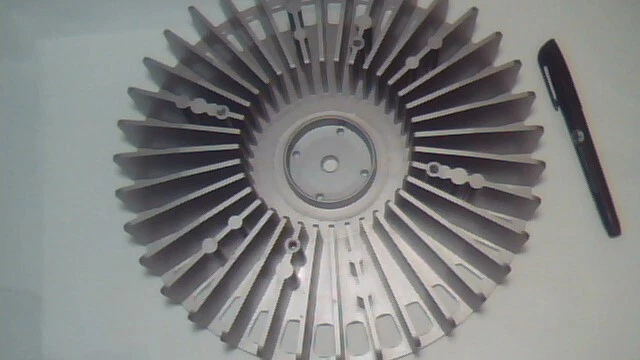 Large Cast Aluminum Heatsink 4 lbs 1.8 kg 10.25" diameter 2" high huge big round - image 2
