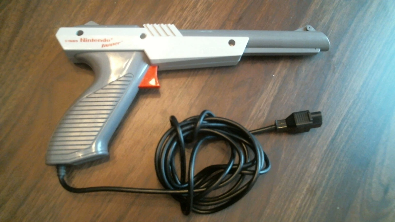 1985 Nintendo Zapper Gray Gun NES Duck Hunt video game controller - image 3