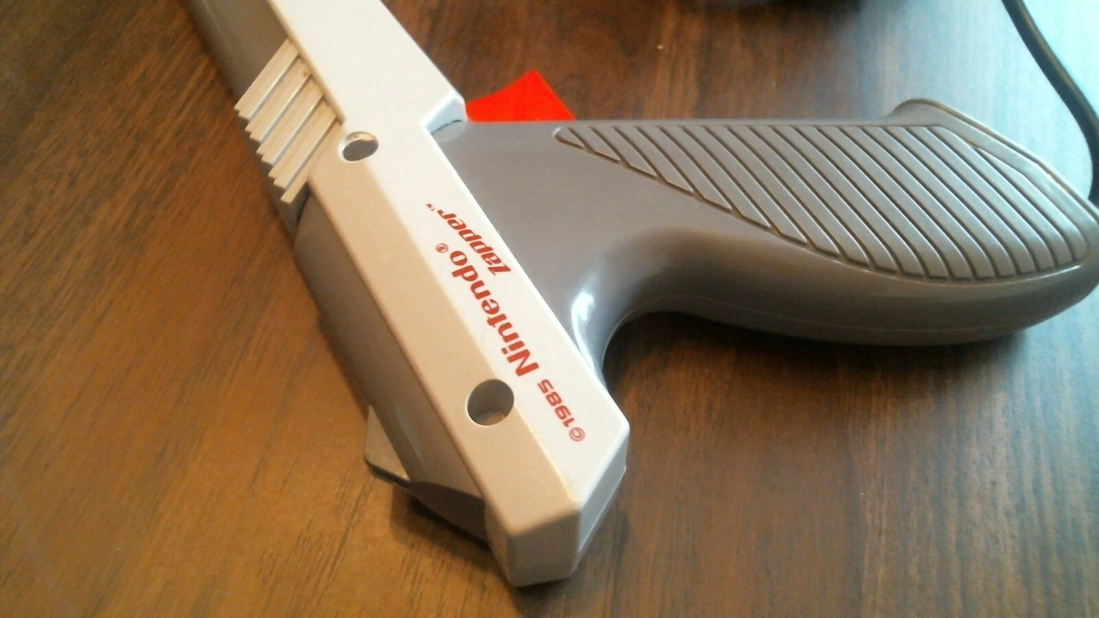 1985 Nintendo Zapper Gray Gun NES Duck Hunt video game controller - image 5