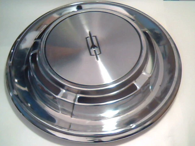 Vintage 1970 Oldsmobile F8 Stainless 5 Slot 14 Inch Wheel Cover Hub Cap OEM Used