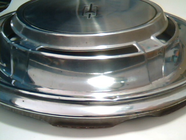 Vintage 1970 Oldsmobile F8 Stainless 5 Slot 14 Inch Wheel Cover Hub Cap OEM Used - image 2