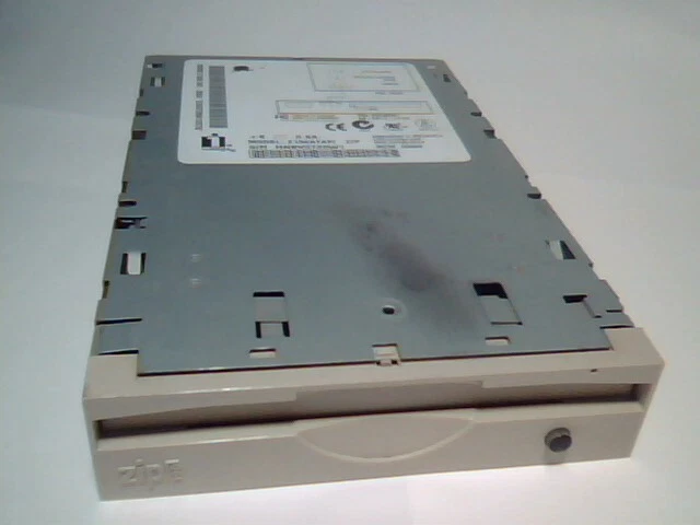 Iomega Z100ATAPI Z100i ZIP 100 drive IDE 40-pin Apple 661-2024 Code:25D 04045D01