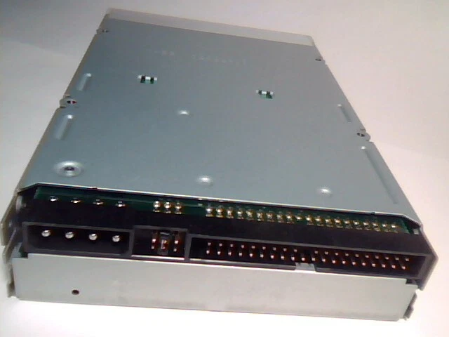 Iomega Z100ATAPI Z100i ZIP 100 drive IDE 40-pin Apple 661-2024 Code:25D 04045D01 - image 4