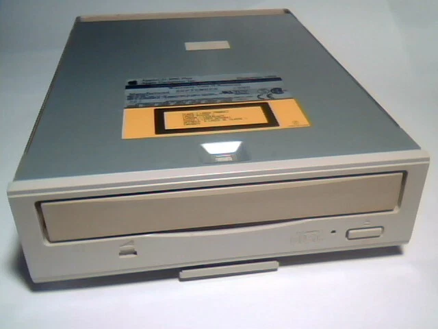 AppleCD 300i PLUS SCSI CDROM Drive 678-0040 CD-503-K 1993/1995 Performa 580CD