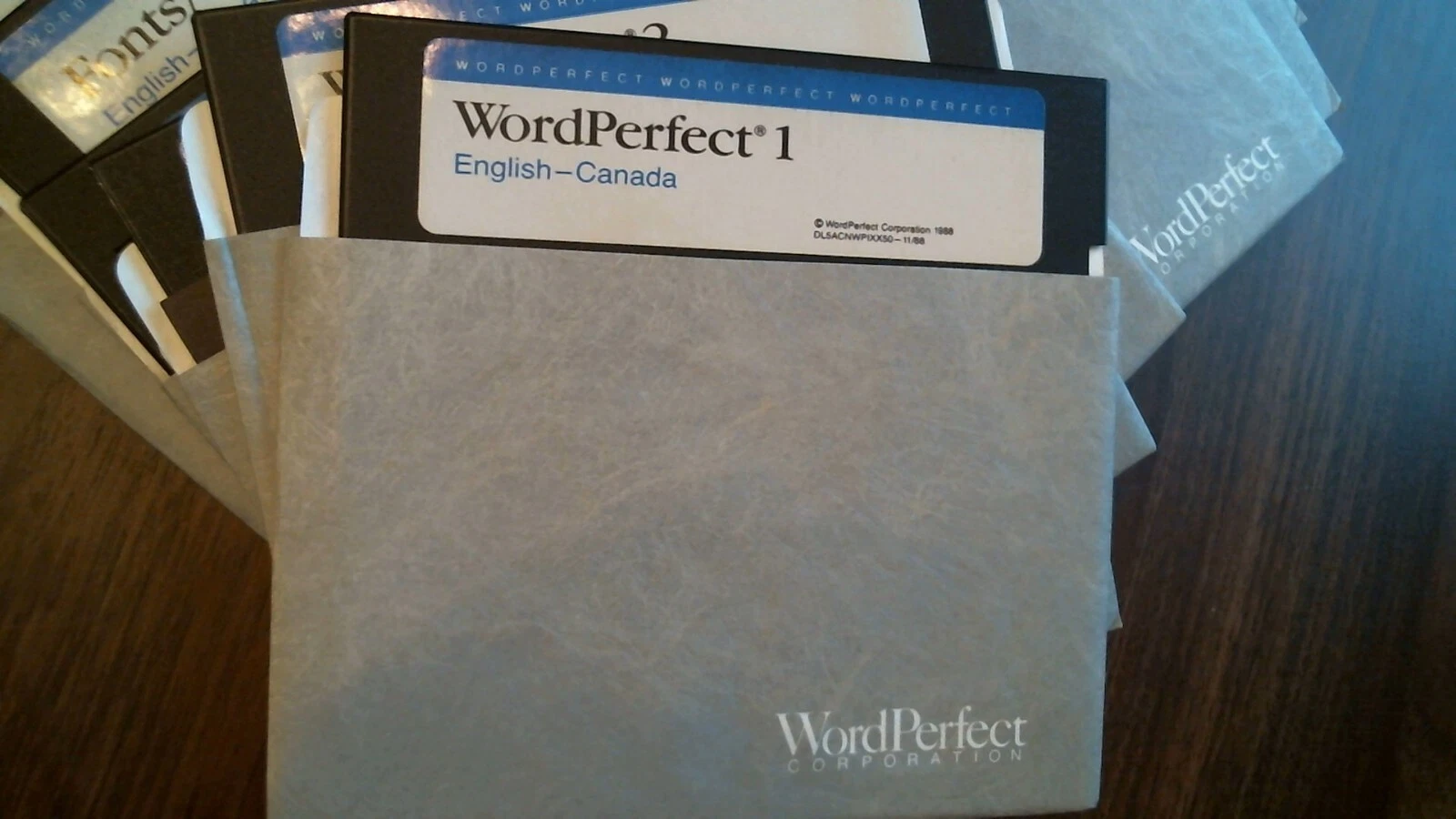 WordPerfect English Canada floppy set - Printer Font Graphics PTR - 5.25 inch - image 3