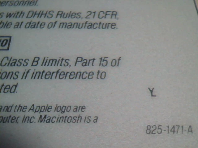 Macintosh SE - Back panel of Case - with label and STEVE JOBS SIGNATURE -1 - image 5