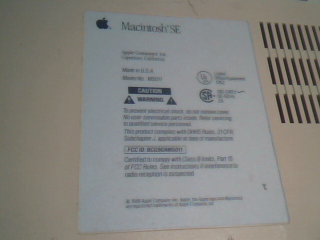 Macintosh SE - Back panel of Case - with label and STEVE JOBS SIGNATURE -2 - image 3