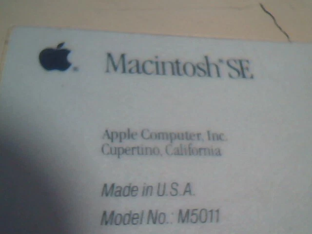 Macintosh SE - Back panel of Case - with label and STEVE JOBS SIGNATURE -2 - image 4
