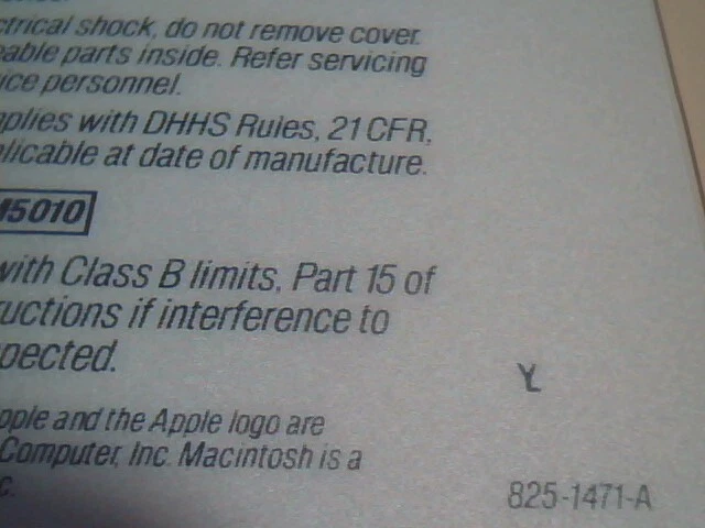 Macintosh SE - Back panel of Case - with label and STEVE JOBS SIGNATURE -3 - image 5