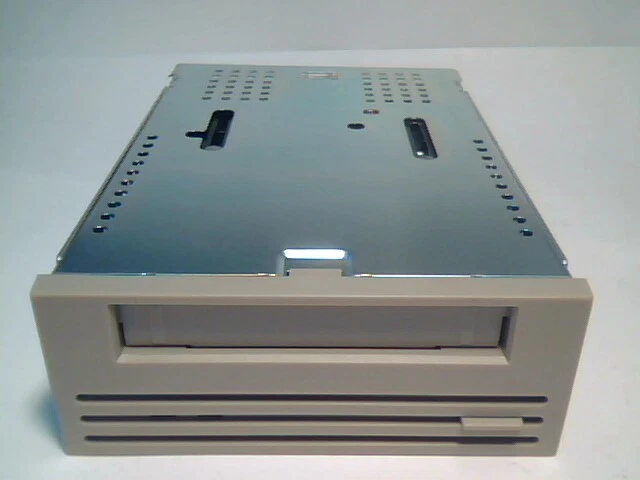 NEW -- SCSI DAT Tape Drive Seagate CTD4004H-S 70000602-013 4GB 1996