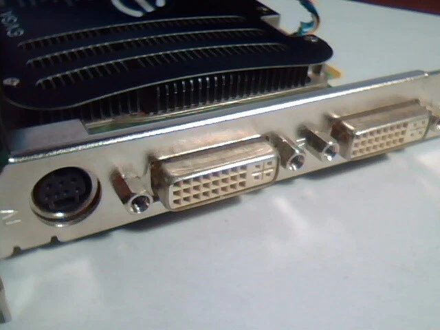 PCI-E Video Graphics Card EVGA e-GeForce 8600 GTS NVP401-PB Rev 1.0 256MB - image 8