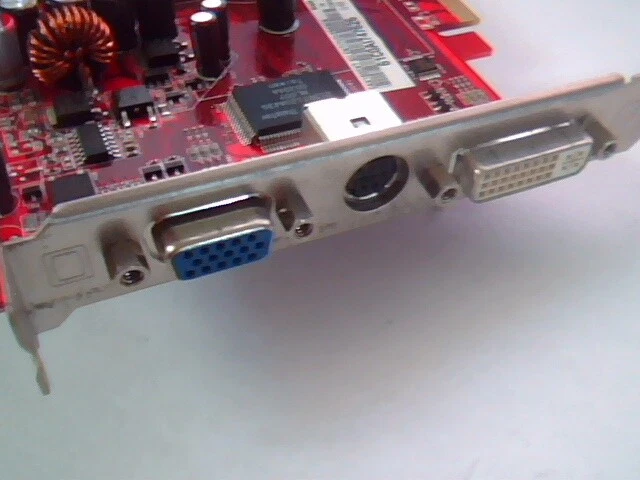 AGP Video Graphics Card ASUS EAX1600XT Silent TVD 256M RV530-A671SP R1.00 - image 7