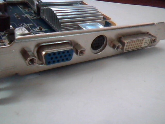PCI-E Video Graphics Card ATI Saphhire X1550 512M DDR2 190-A67631-00 - image 7