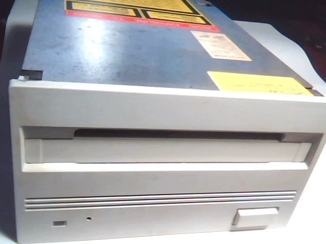 Sony SMO-E502 650MB 2U SCSI 50-PIN Internal Magneto Optical Drive Drive MO