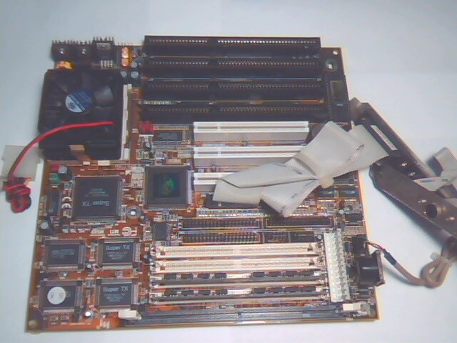 Motherboard Pentium SuperSocket7 MTI M549 SuperTX K6/300 168pin AT 4 ISA LOADED