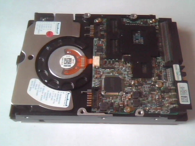 Hard Drive SCSI IBM Ultrastar IC35L009VWD210-0 07N6360 - image 4