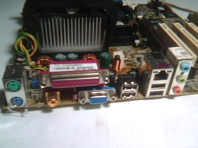 Motherboard P4 ASUS P4S533-MX Rev:2.0 w 2.4GHz Celeron CPU - image 2