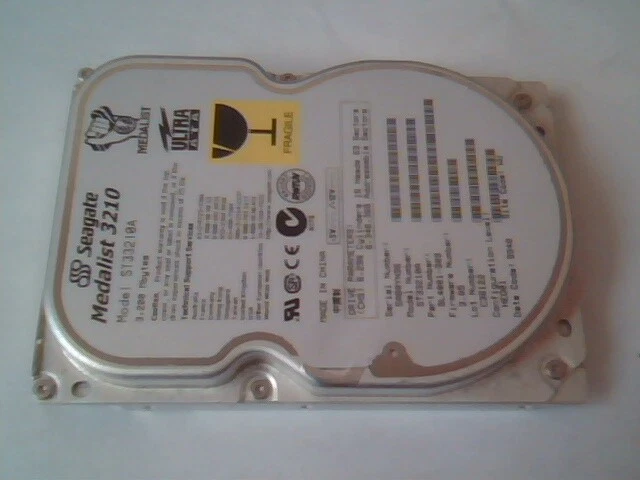 Hard Drive IDE Seagate Medalist 3210 ST33210A 9L4001-309 C36122